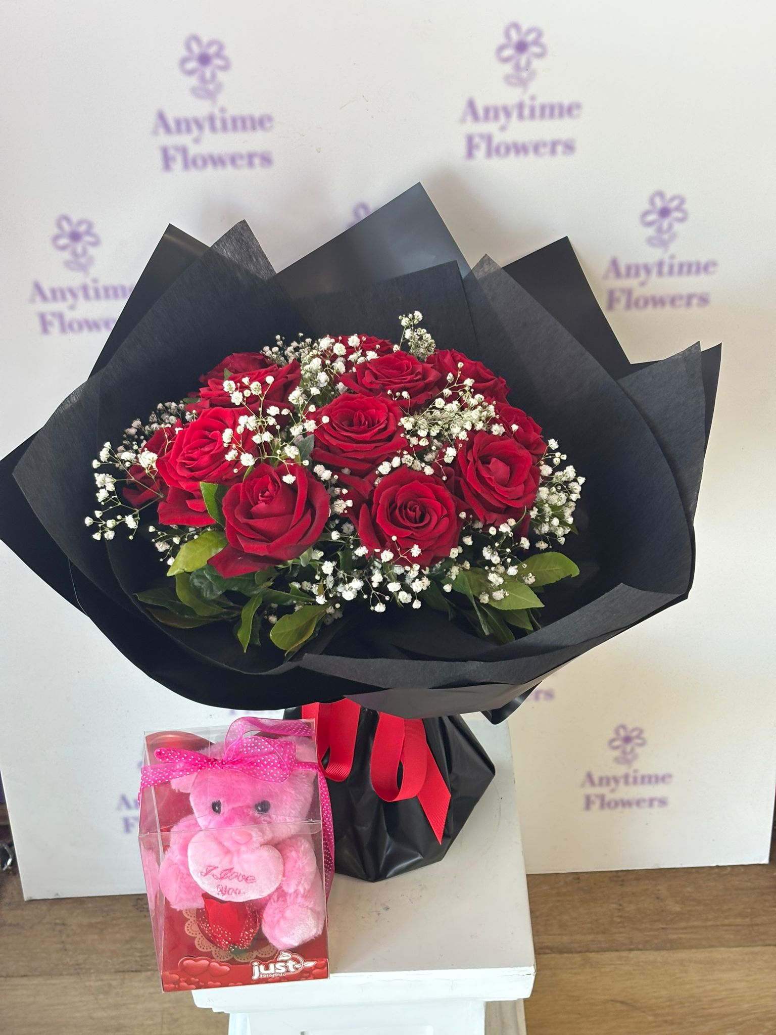 Luxury Hand Tied Red Roses Bouquet (12/18/24 Stem)