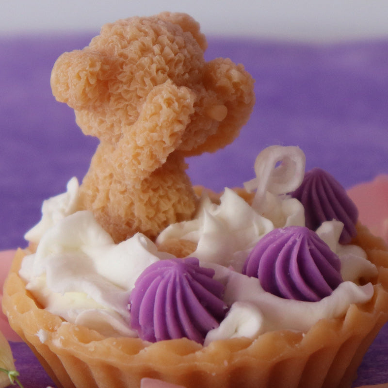 Teddy in a pie candle - purple