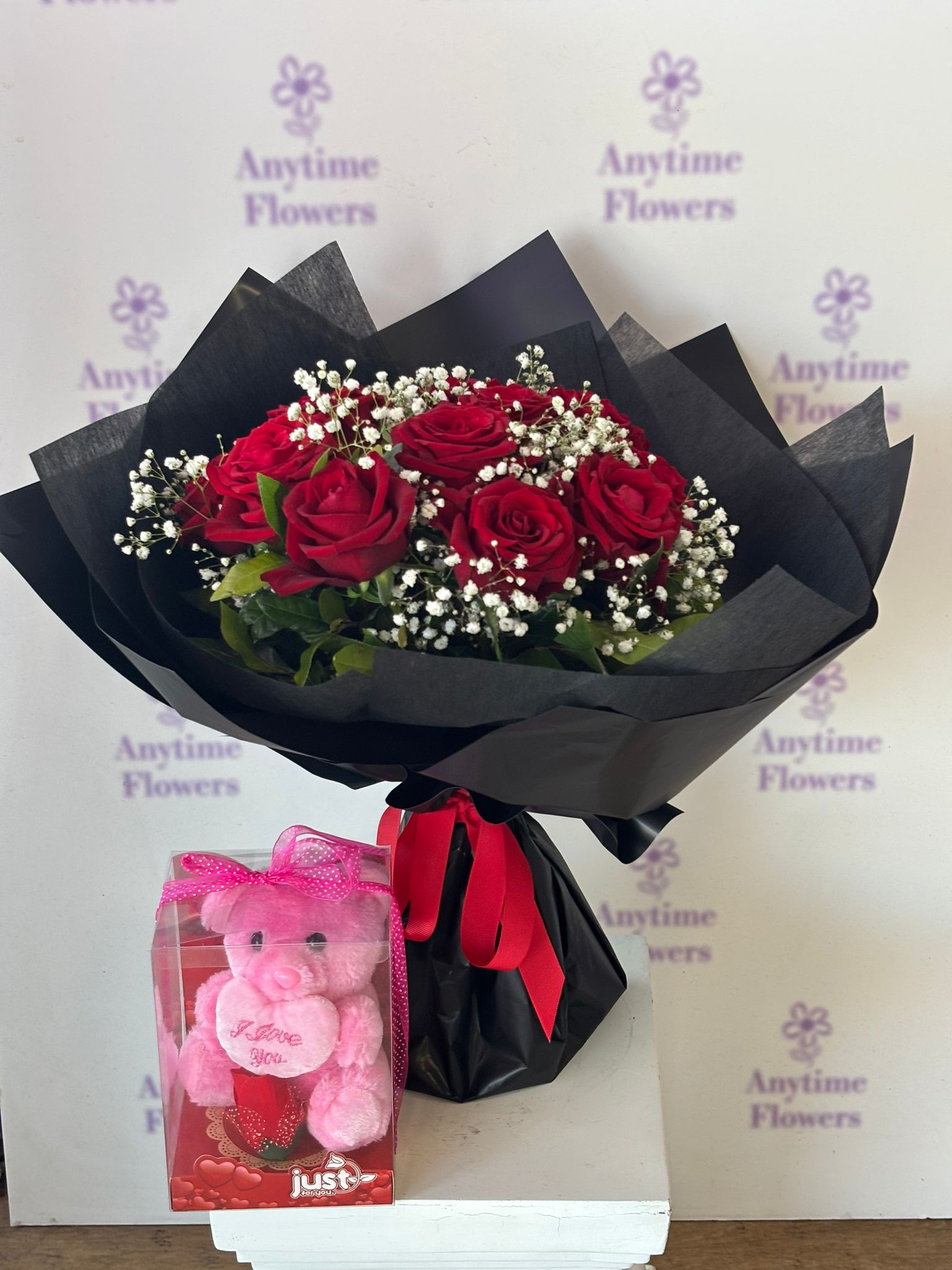 Luxury Hand Tied Red Roses Bouquet (12/18/24 Stem)