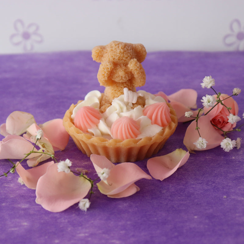 Teddy in a pie candle - pink